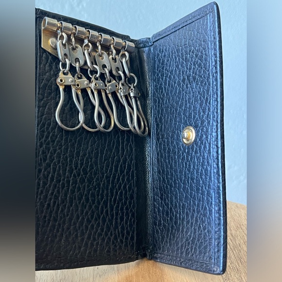 Versace Medusa Black Leather 6 Key Holder - Picture 9 of 16